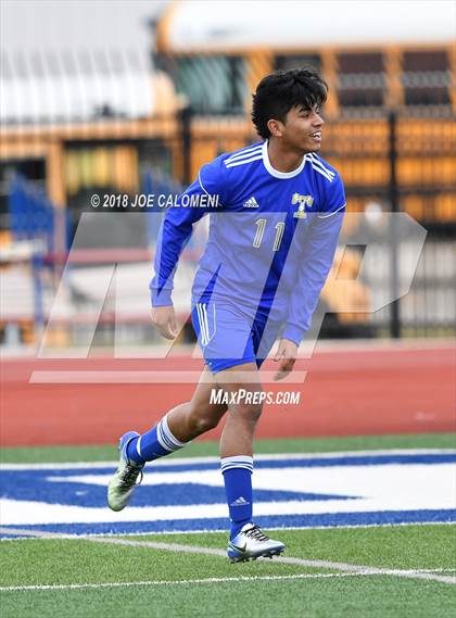 Thumbnail 1 in Victoria East vs Tivy (New Braunfels Tournament) photogallery.