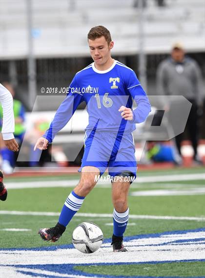 Thumbnail 2 in Victoria East vs Tivy (New Braunfels Tournament) photogallery.