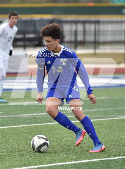 Thumbnail 2 in Victoria East vs Tivy (New Braunfels Tournament) photogallery.