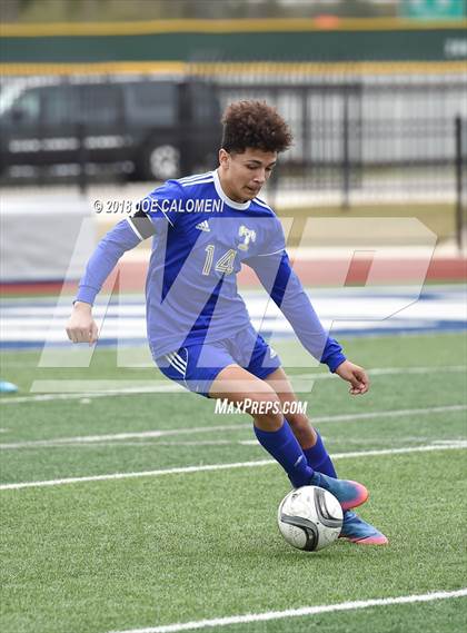 Thumbnail 1 in Victoria East vs Tivy (New Braunfels Tournament) photogallery.