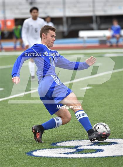 Thumbnail 3 in Victoria East vs Tivy (New Braunfels Tournament) photogallery.