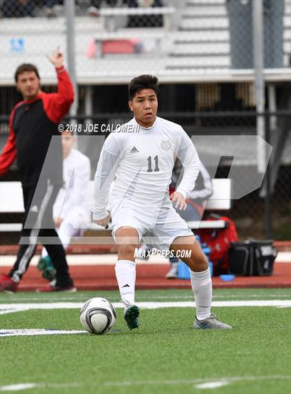 Thumbnail 2 in Victoria East vs Tivy (New Braunfels Tournament) photogallery.