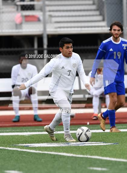 Thumbnail 1 in Victoria East vs Tivy (New Braunfels Tournament) photogallery.