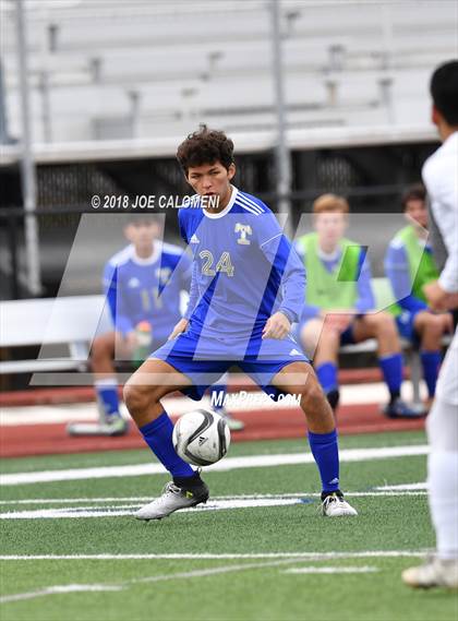 Thumbnail 2 in Victoria East vs Tivy (New Braunfels Tournament) photogallery.