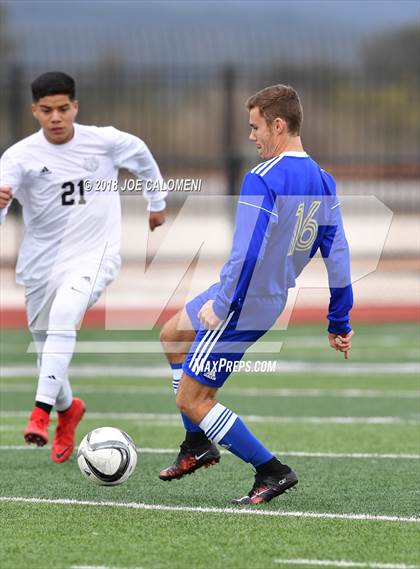 Thumbnail 2 in Victoria East vs Tivy (New Braunfels Tournament) photogallery.