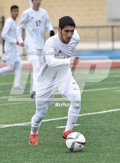 Thumbnail 2 in Victoria East vs Tivy (New Braunfels Tournament) photogallery.