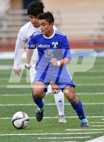 Thumbnail 2 in Victoria East vs Tivy (New Braunfels Tournament) photogallery.