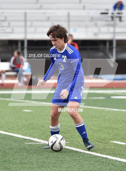 Thumbnail 1 in Victoria East vs Tivy (New Braunfels Tournament) photogallery.