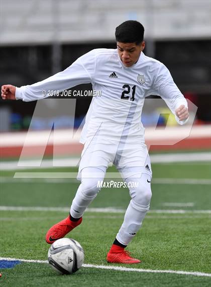 Thumbnail 2 in Victoria East vs Tivy (New Braunfels Tournament) photogallery.