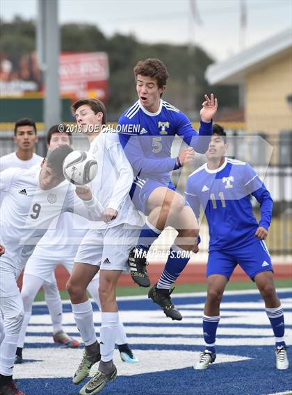 Thumbnail 1 in Victoria East vs Tivy (New Braunfels Tournament) photogallery.