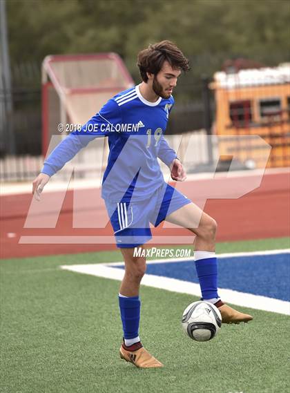 Thumbnail 2 in Victoria East vs Tivy (New Braunfels Tournament) photogallery.