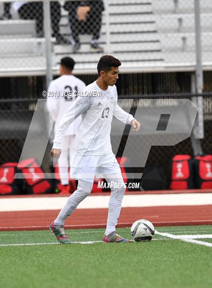 Thumbnail 3 in Victoria East vs Tivy (New Braunfels Tournament) photogallery.