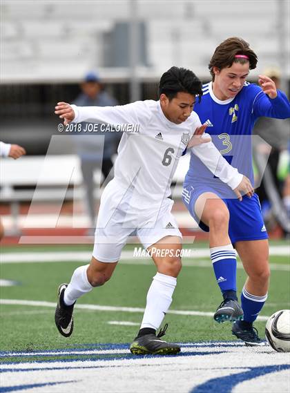 Thumbnail 1 in Victoria East vs Tivy (New Braunfels Tournament) photogallery.
