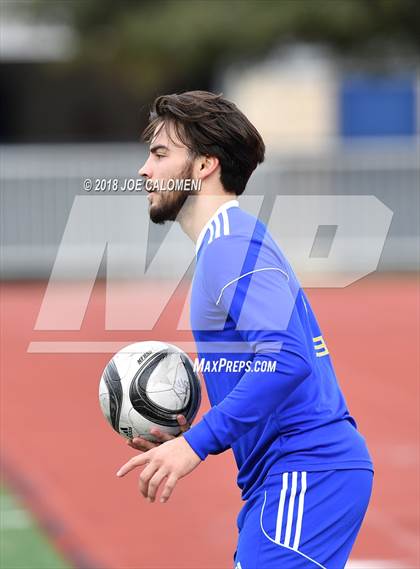 Thumbnail 2 in Victoria East vs Tivy (New Braunfels Tournament) photogallery.