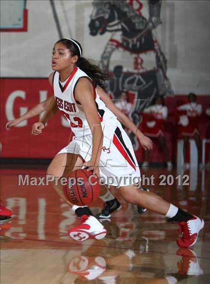 Thumbnail 2 in Regis Jesuit vs. Air Academy (Regis Hoop Classic) photogallery.