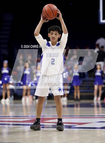 Thumbnail 3 in Tanque Verde vs Catalina (MLB Basketball Classic) photogallery.
