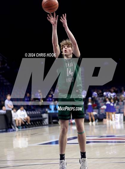 Thumbnail 2 in Tanque Verde vs Catalina (MLB Basketball Classic) photogallery.