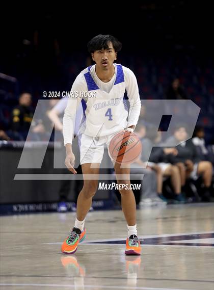Thumbnail 3 in Tanque Verde vs Catalina (MLB Basketball Classic) photogallery.