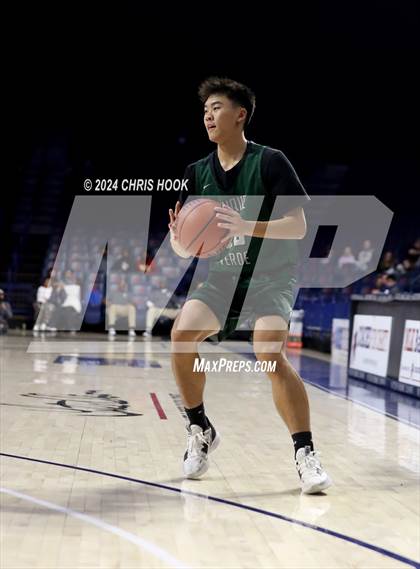 Thumbnail 3 in Tanque Verde vs Catalina (MLB Basketball Classic) photogallery.