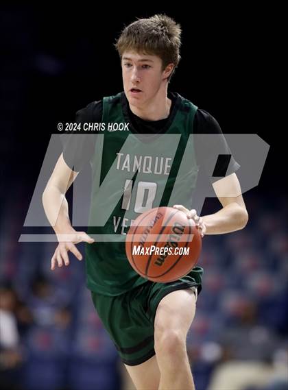 Thumbnail 3 in Tanque Verde vs Catalina (MLB Basketball Classic) photogallery.