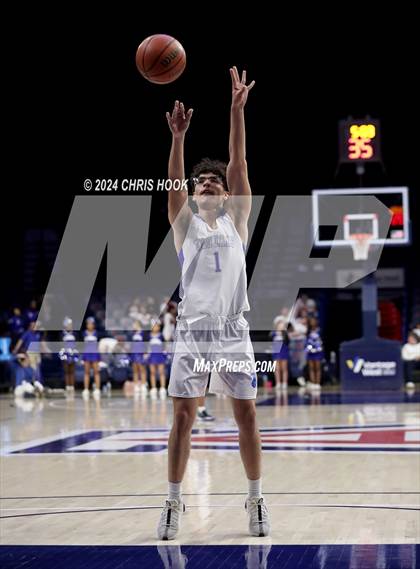 Thumbnail 1 in Tanque Verde vs Catalina (MLB Basketball Classic) photogallery.