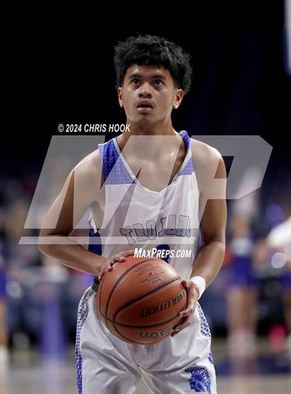 Thumbnail 3 in Tanque Verde vs Catalina (MLB Basketball Classic) photogallery.