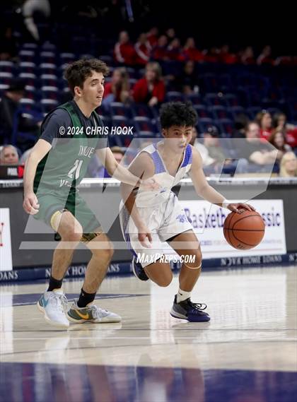 Thumbnail 3 in Tanque Verde vs Catalina (MLB Basketball Classic) photogallery.