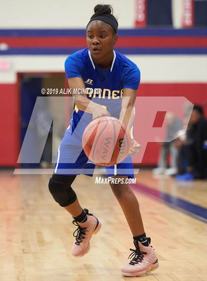 Thumbnail 3 in Garner Magnet vs. North Carolina School of Science & Math (Jordan Falcons MLK Classic) photogallery.