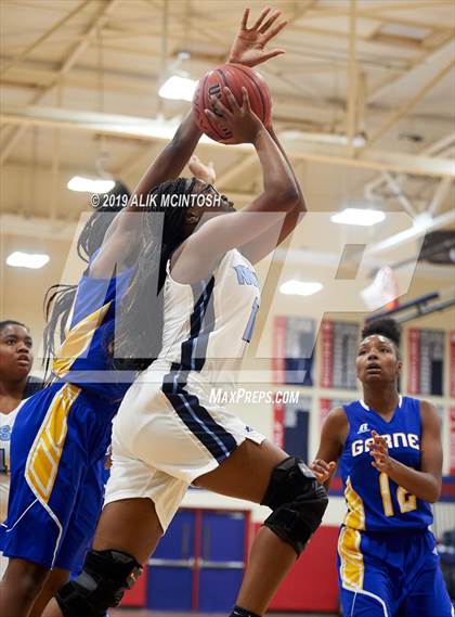 Thumbnail 2 in Garner Magnet vs. North Carolina School of Science & Math (Jordan Falcons MLK Classic) photogallery.