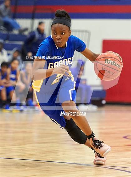 Thumbnail 3 in Garner Magnet vs. North Carolina School of Science & Math (Jordan Falcons MLK Classic) photogallery.