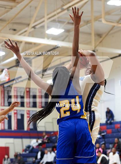 Thumbnail 3 in Garner Magnet vs. North Carolina School of Science & Math (Jordan Falcons MLK Classic) photogallery.