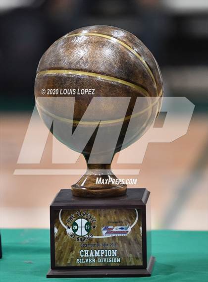 Thumbnail 1 in St. Francis vs. Maryknoll (The Classic at Damien) photogallery.