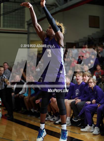 Thumbnail 2 in Omaha Central @ Lincoln High photogallery.