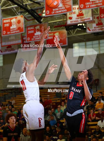 Thumbnail 2 in Etiwanda vs. Westchester (Nike Extravaganza) photogallery.