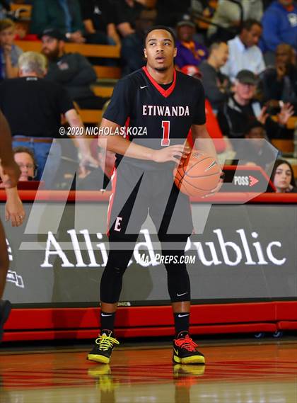Thumbnail 1 in Etiwanda vs. Westchester (Nike Extravaganza) photogallery.