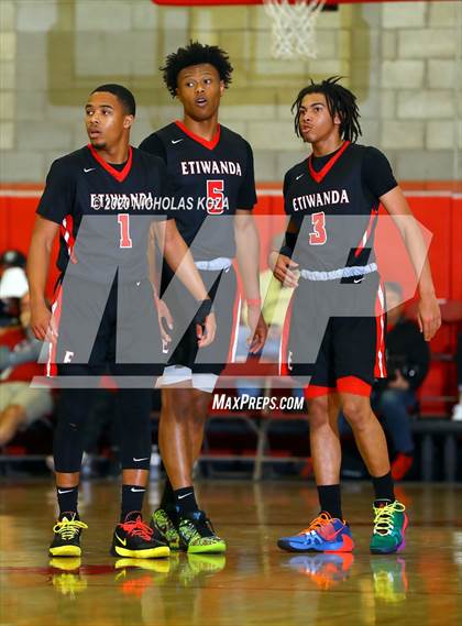 Thumbnail 3 in Etiwanda vs. Westchester (Nike Extravaganza) photogallery.