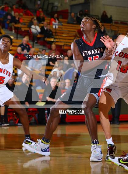 Thumbnail 2 in Etiwanda vs. Westchester (Nike Extravaganza) photogallery.