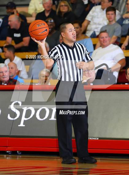 Thumbnail 1 in Etiwanda vs. Westchester (Nike Extravaganza) photogallery.
