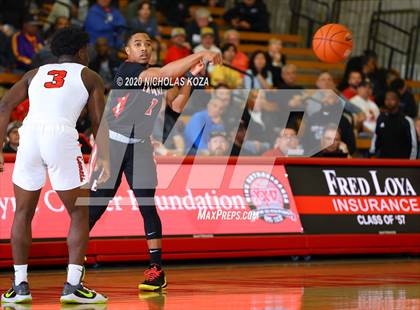 Thumbnail 2 in Etiwanda vs. Westchester (Nike Extravaganza) photogallery.