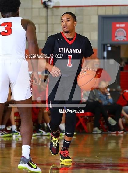 Thumbnail 1 in Etiwanda vs. Westchester (Nike Extravaganza) photogallery.