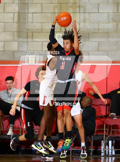 Thumbnail 2 in Etiwanda vs. Westchester (Nike Extravaganza) photogallery.