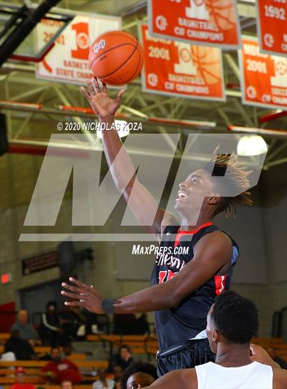 Thumbnail 1 in Etiwanda vs. Westchester (Nike Extravaganza) photogallery.