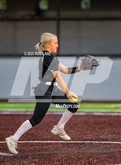 Thumbnail 3 in Norman @ Mustang photogallery.