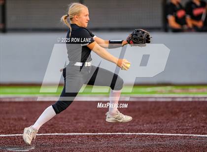 Thumbnail 1 in Norman @ Mustang photogallery.
