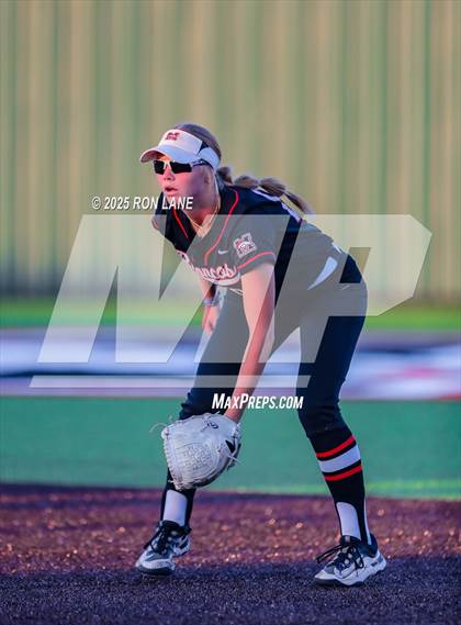 Thumbnail 2 in Norman @ Mustang photogallery.