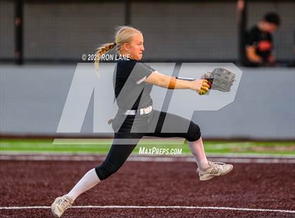 Thumbnail 2 in Norman @ Mustang photogallery.