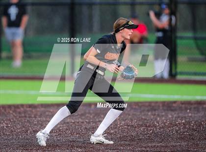Thumbnail 2 in Norman @ Mustang photogallery.