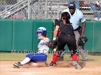 Thumbnail 2 in Vista Ridge vs. New Braunfels (Westlake Tournament) photogallery.