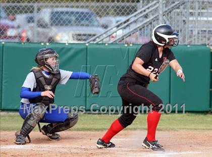 Thumbnail 3 in Vista Ridge vs. New Braunfels (Westlake Tournament) photogallery.