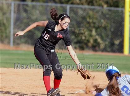 Thumbnail 3 in Vista Ridge vs. New Braunfels (Westlake Tournament) photogallery.